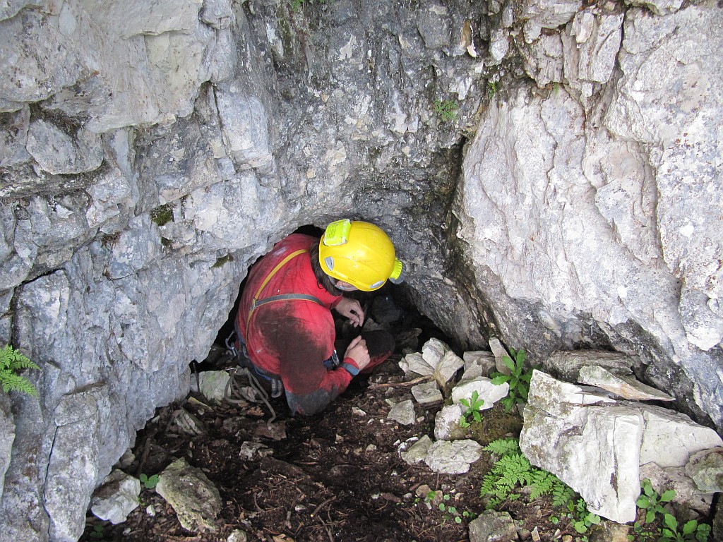 Foto: Eingang a der Ritzlkesselhöhle (1815/400)